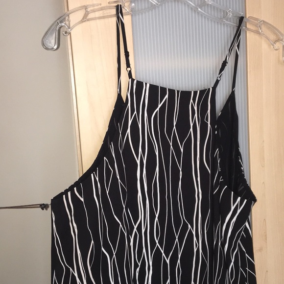 NWT Electric Lines - Vince Camuto - Adjustable Straps - Picture 5 of 7